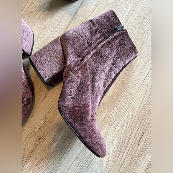 Sam Edelman Taye Embossed Velvet Ankle Booties - Picture 3 of 8
